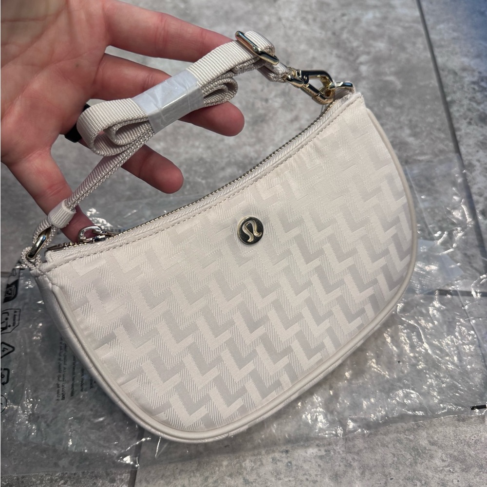 Lululemon City Essentials Mini Shoulder Bag